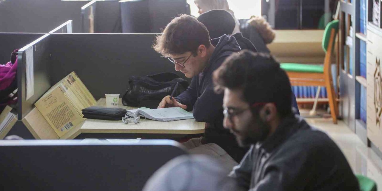 Konya'da gençlerin yeni mekanı Meram Millet Kıraathanesi oldu