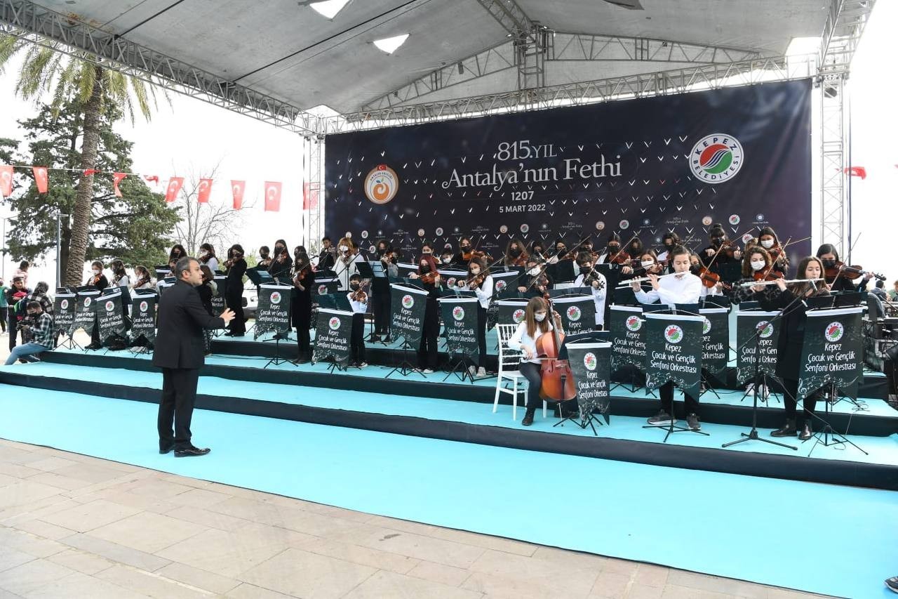Selçuklu Sultanı 1. Gıyaseddin Keyhüsrev'in Türk-İslam Dünyasına hediyesi Antalya