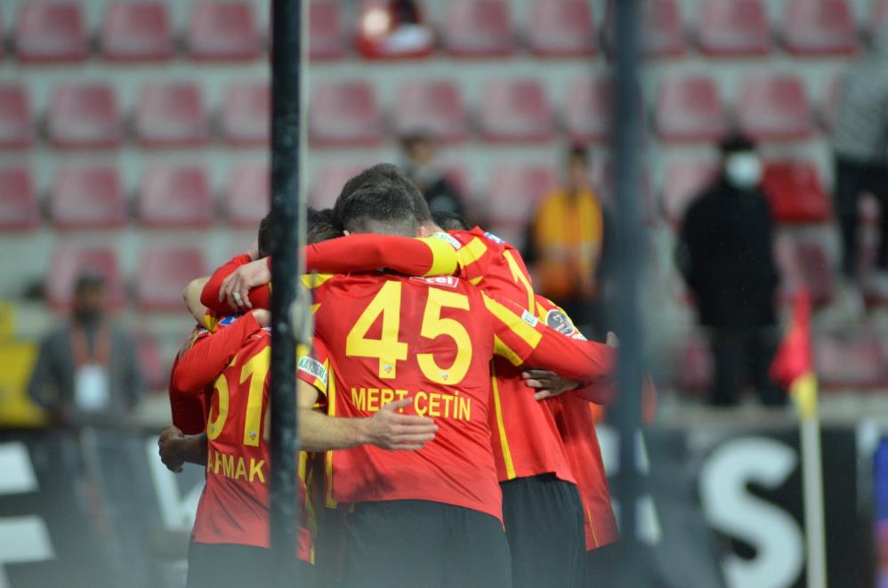 Bütün sonuçlar Konyaspor'a yaradı! Fenerbahçe, Beşiktaş ve Başakşehir berabere tamamladı