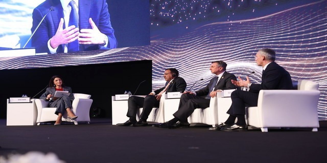Stoltenberg'tan NATO'ya almadıkları Ukrayna’ya övgüler: Hayranlıkla izliyoruz..