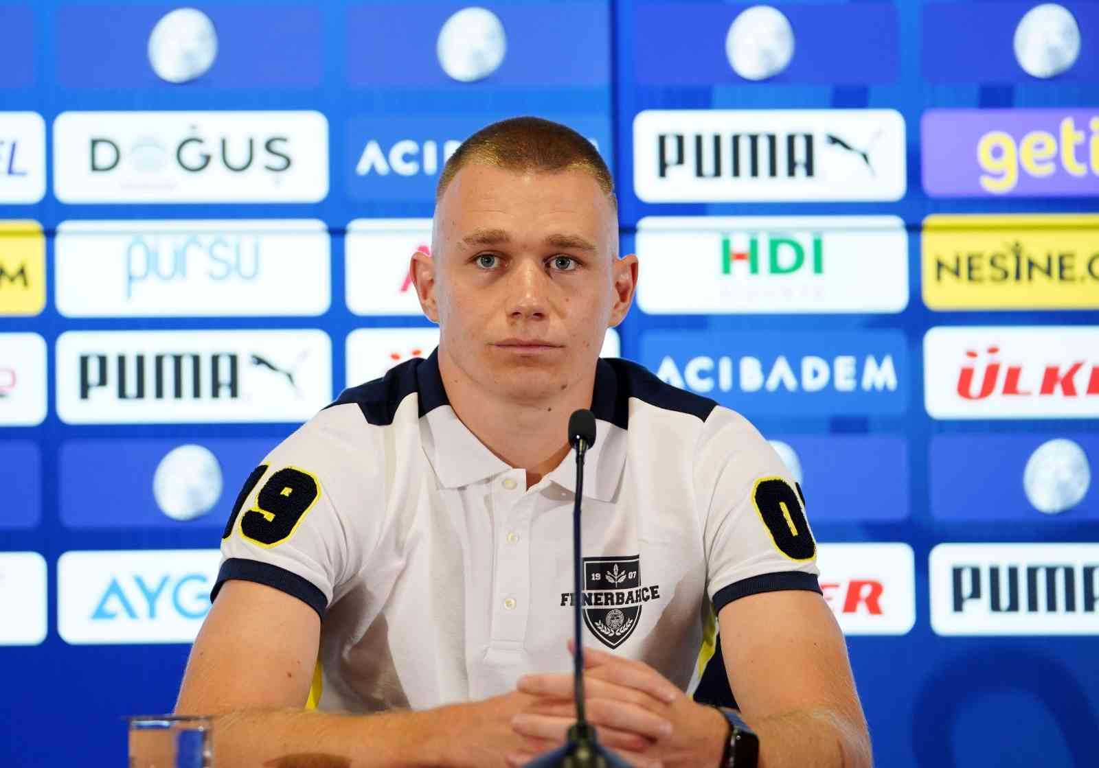 Konyaspor'u yenen kendini iyi takımda diye ifade ediyor! Son açıklama Fenerbahçeli Szalai'den geldi