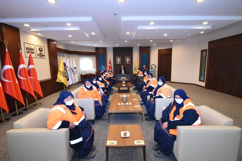 Başkan Altay Konya'ya şeklini veren yeşil ve turuncu ablaları ağırladı