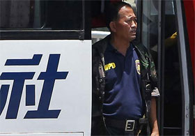 Rehin otobüse operasyon başladı