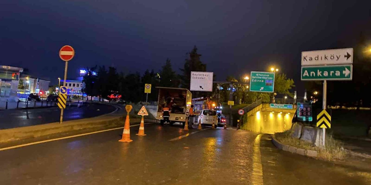 İstanbul'da sağanak! Üsküdar’da alt geçidi su bastı