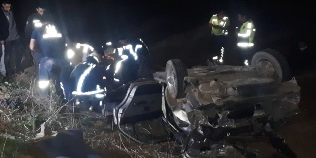 Karaman’da otomobil şarampole takla attı! Sıkışan 3 kişi güçlükle kurtarıldı