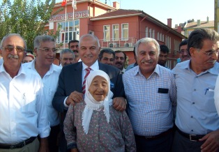 AK Parti Milletvekillerinden 'evet' turu