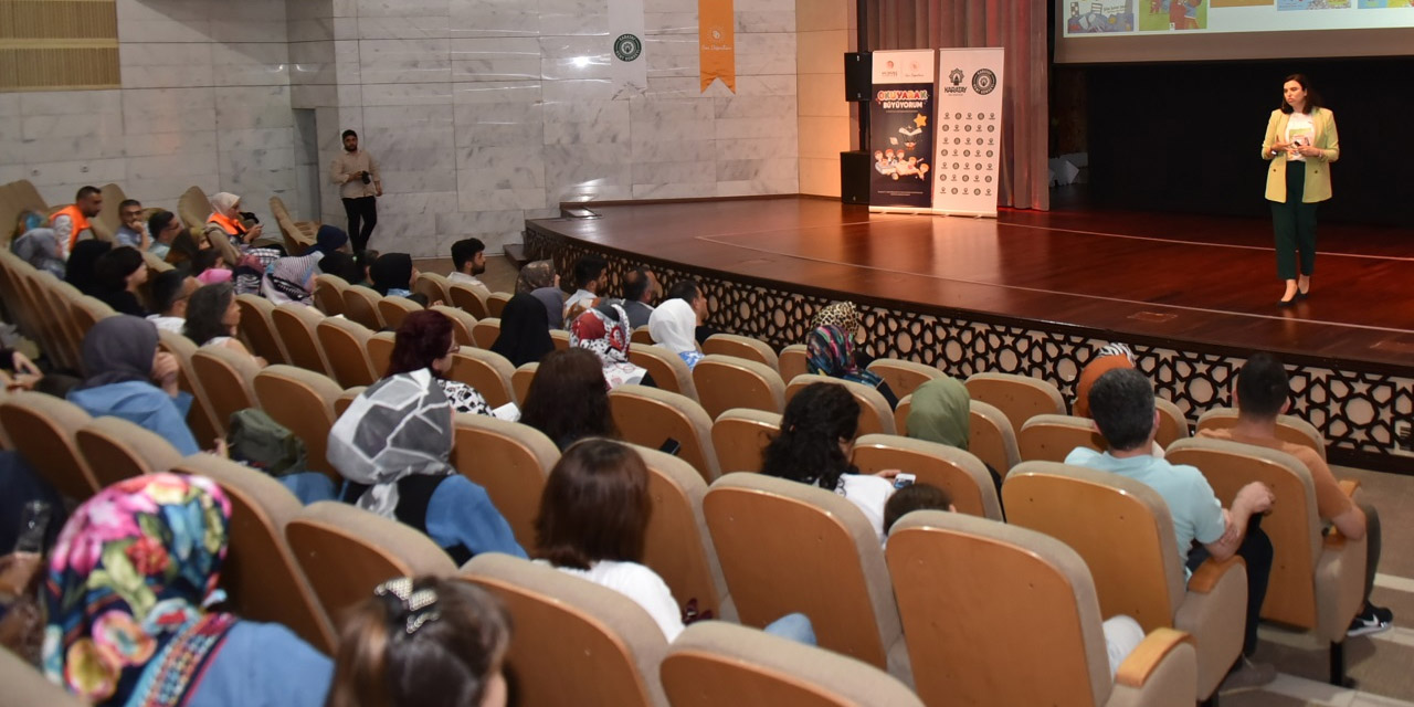 Karatay’da 'Okuyarak Büyüyen Çocuklar' Konferansı