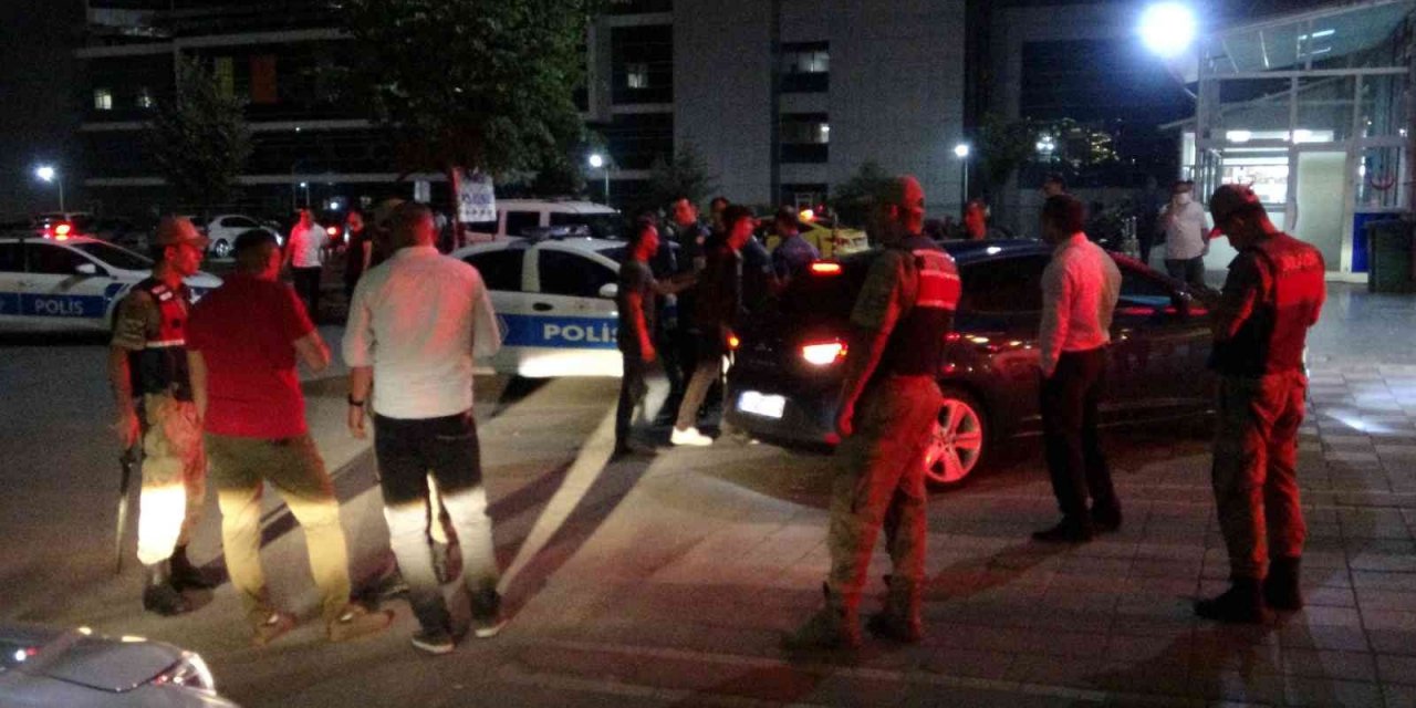 'İzinsiz kayısı kopardın' kavgası kanlı bitti! 2’si polis 6 yaralı, 13 gözaltı