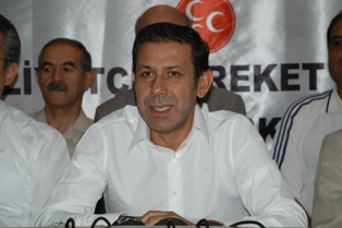 Hedefteki isim Ali Yücel mi?