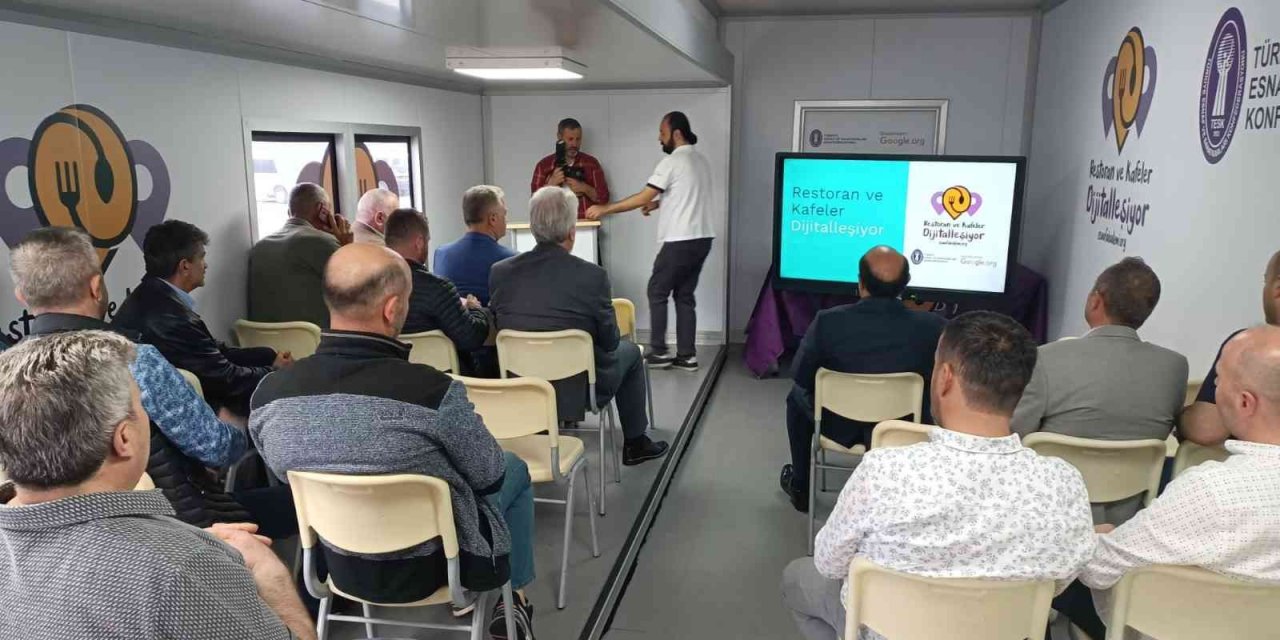 TESK ve Google iş birliği! 'Restoran ve Kafeler Dijitalleşiyor' tırı Konya’da tanıtıldı