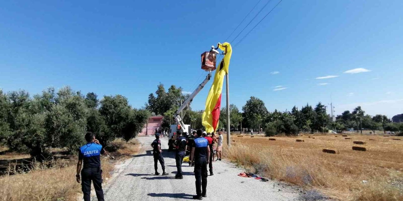 Manavgat'ta dehşet anları! İki Alman kadın turist hava büyük panik yaşadı! Elektrik telleri koptu yangın çıktı