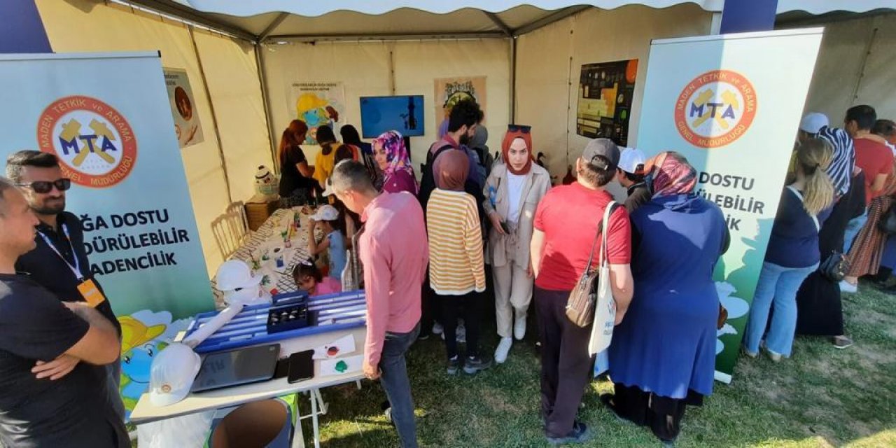 MTA Genel Müdürlüğü standı Konya BilimFest 2022'de yoğun ilgi gördü