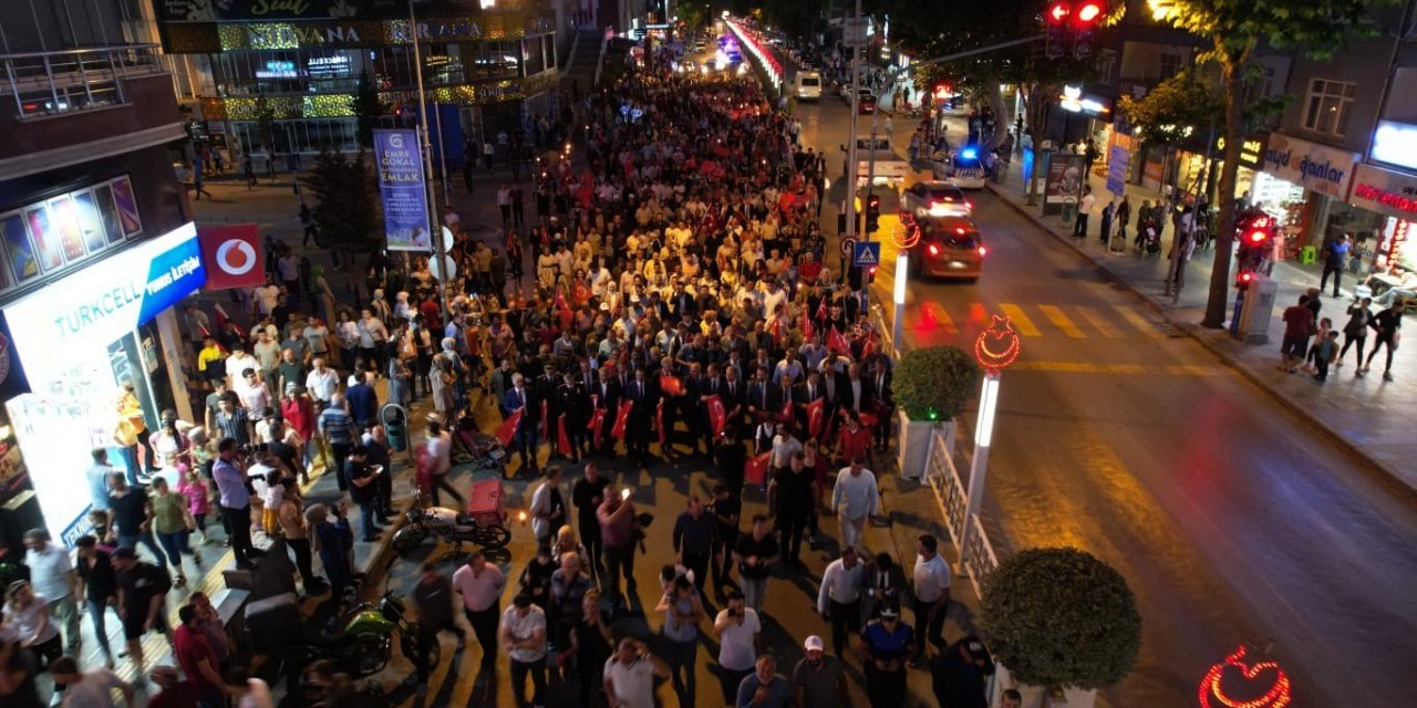 Niğde 'Türkiye aşkına' tek yürek oldu