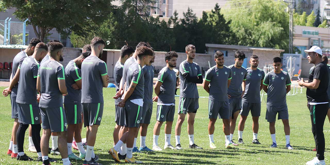 1922 Konyaspor Selçuklu Belediyesi Futbol Sahasında hazırlıklarına devam ediyor.
