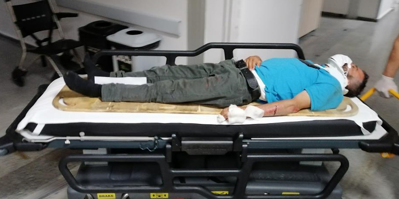 Aksaray'da seyir halindeki motosikletten düşen genç yaralandı