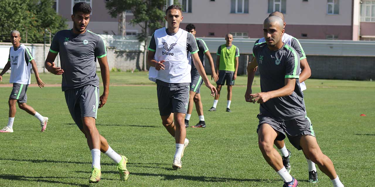 1922 Konyaspor günü çift antrenmanla tamamladı