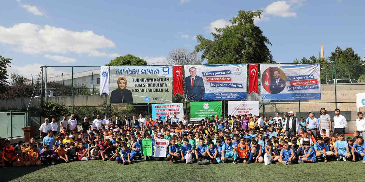 Yaz tatilinde Camiden sahaya futbol turnuvası