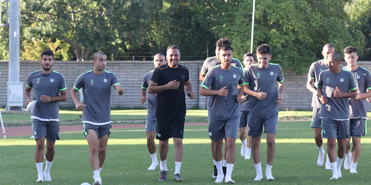 1922 Konyaspor çift antrenman yaptı