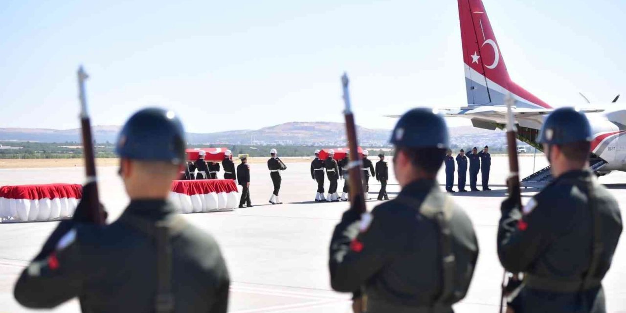 Suriye şehitleri Mert Otal ve Mevlüt Yoğurtcu memleketlerine uğurlandı