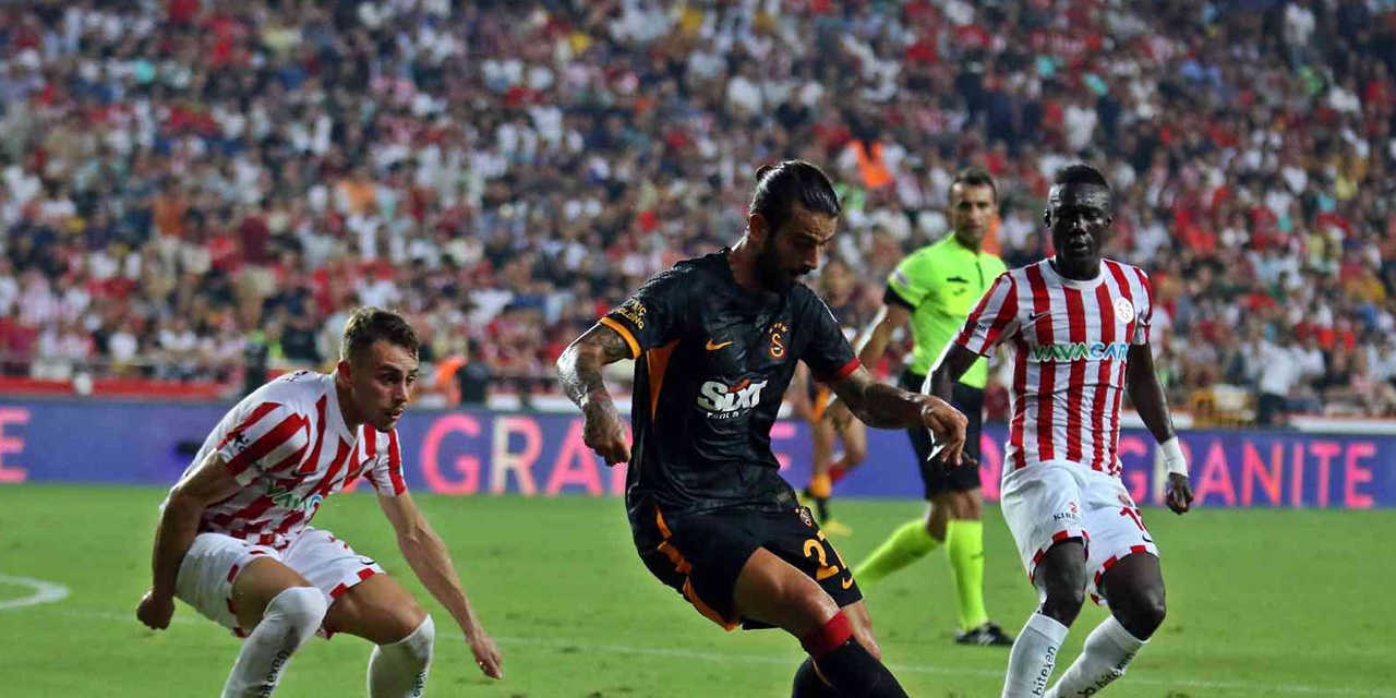 Galatasaray Antalya'da kazandı