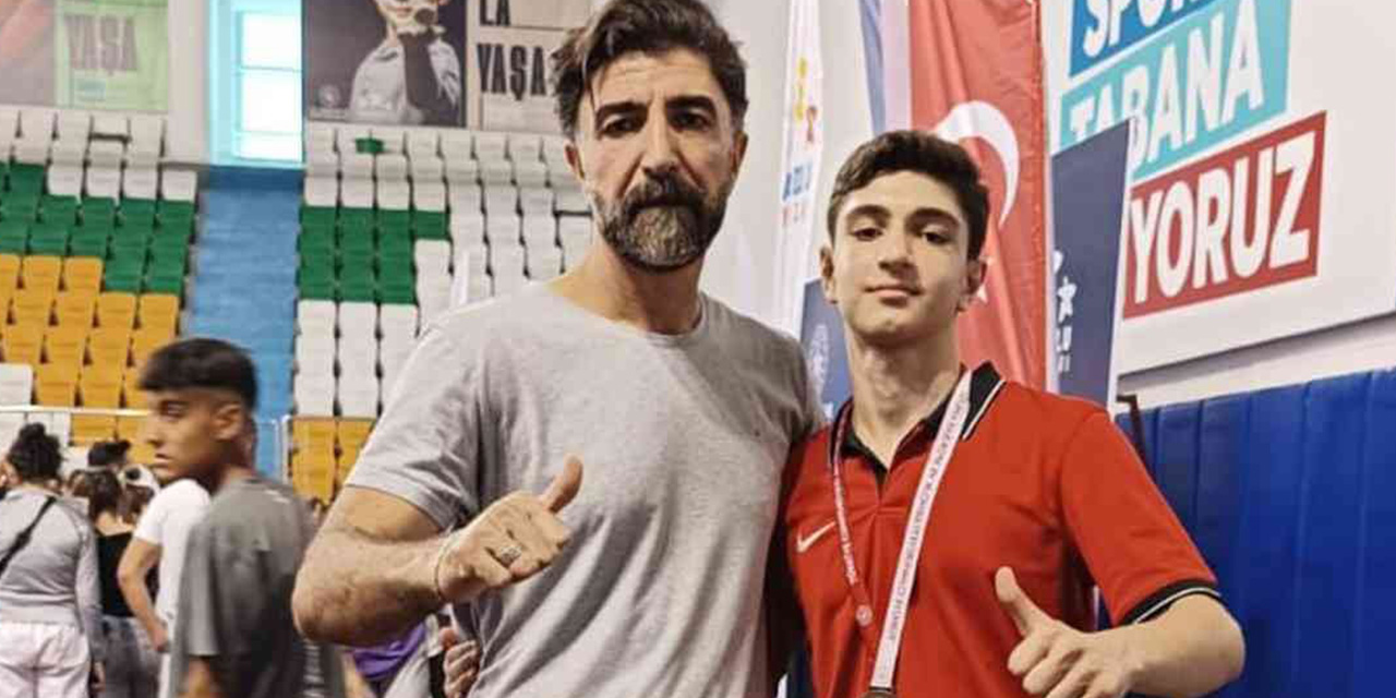 Analig Taekwondo Türkiye Finalleri'nde Bedirhan Kaya Türkiye 3.’sü oldu