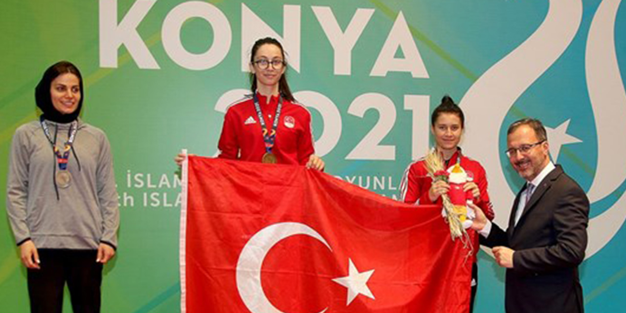 Konya 2021 İslami Dayanışma Oyunları'nda masa tenisi tek kadınlar finalinde milli sporcu Özge Yılmaz şampiyon!