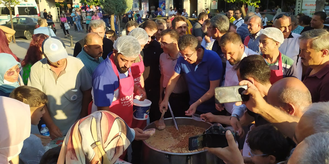 Gelecek Partisi Konya'dan aşure ikramı!