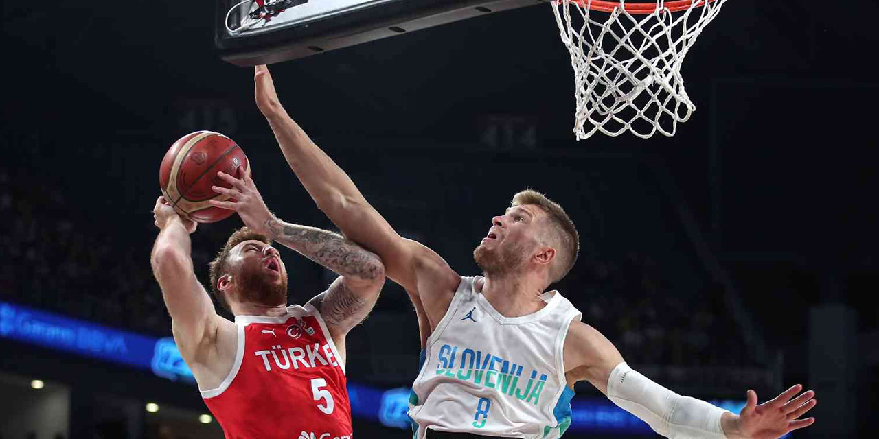 A Erkek Milli Takımı hazırlık maçında Slovenya'ya 104-103'lük skorla yenildi