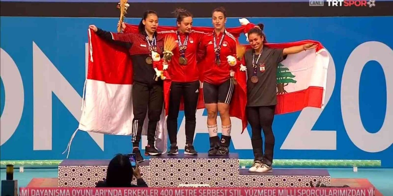 Konya 2021! Berfin Altun halterde gümüş madalya kazandı