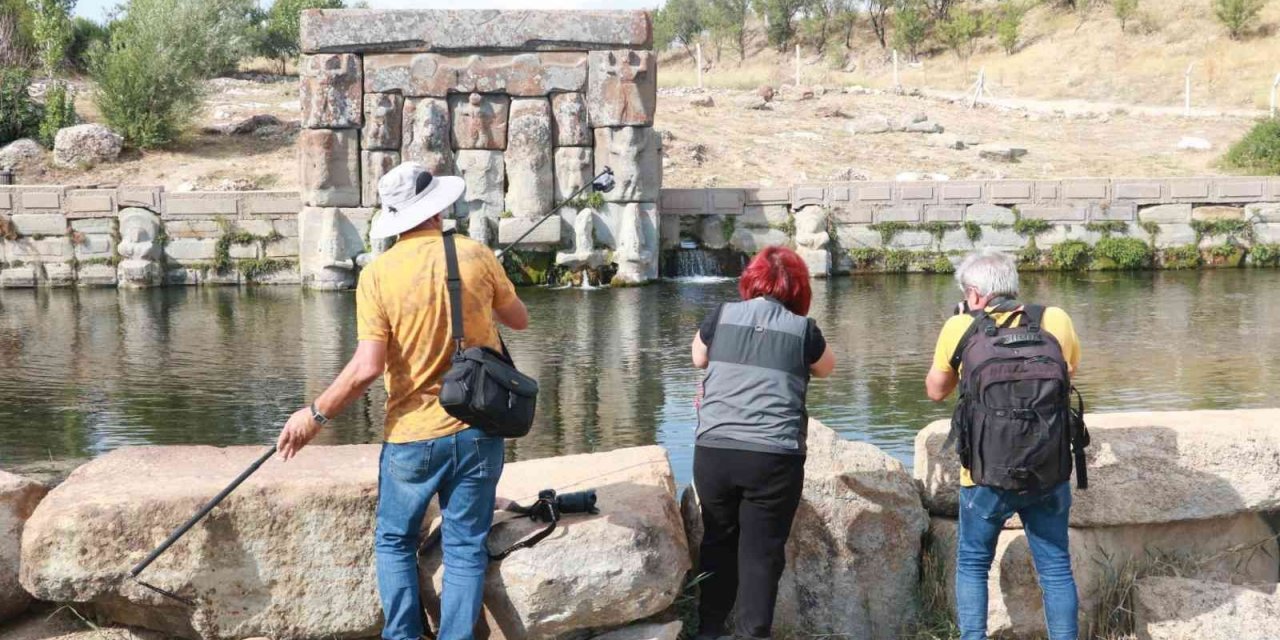 Konya Beyşehir fotoğraf sanatçılarının çekim merkezi olmaya devam ediyor
