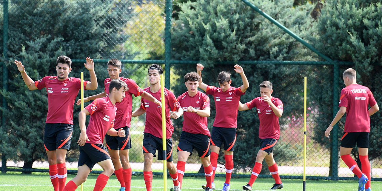 U18 Milli Takımımız, Azerbaycan maçları hazırlıklarına Riva'da başladı