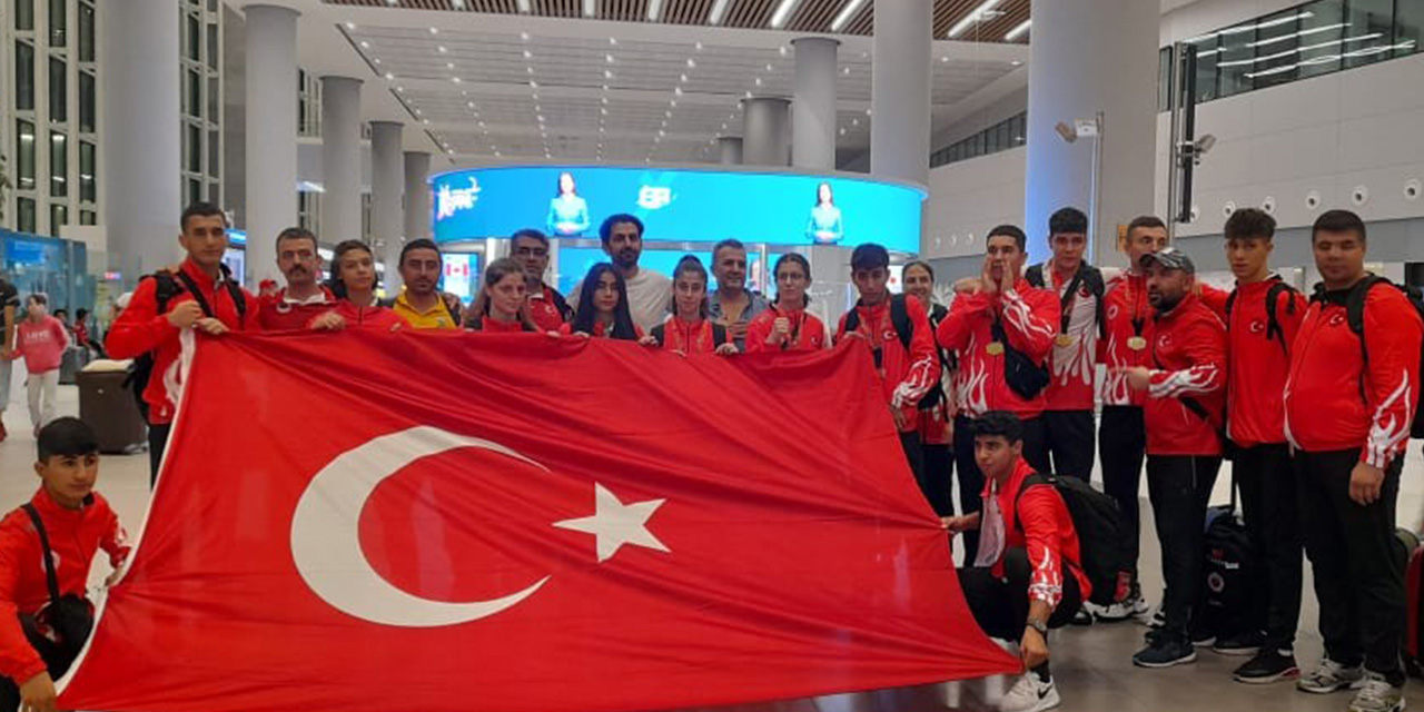 Türk gençlerinden Muaythai Dünya Şampiyonası’nda müthiş başarı