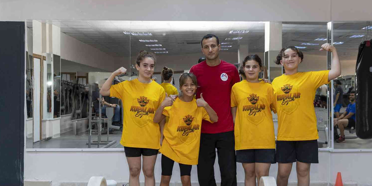 Minik halterciler, Konya’daki şampiyonadan madalya ile dönmeyi hedefliyor