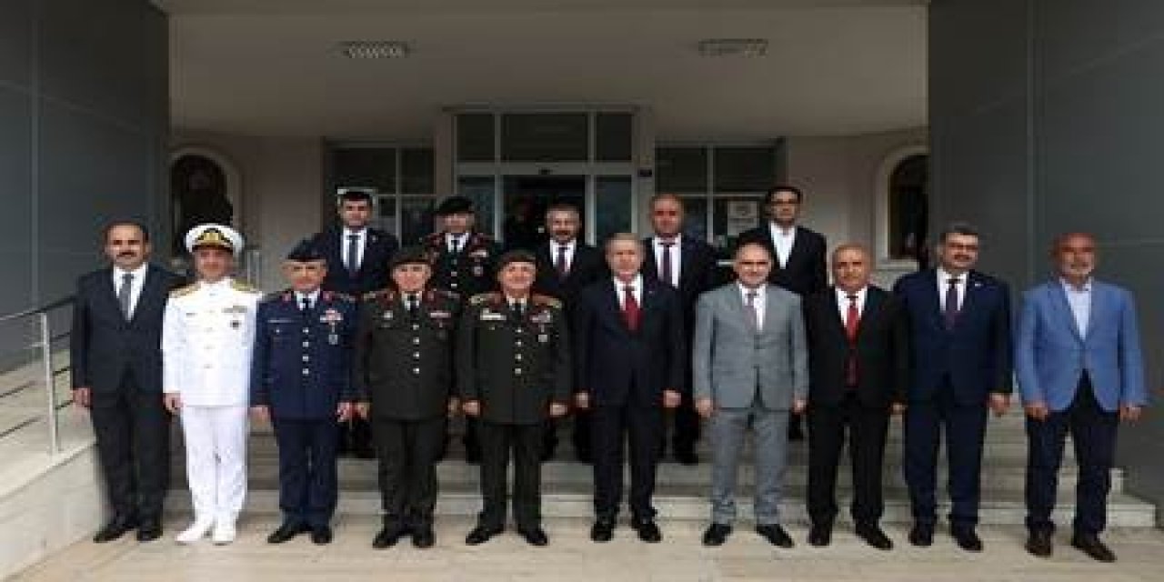 Milli Savunma Bakanı Akar Konya'da ziyaretlerde bulundu