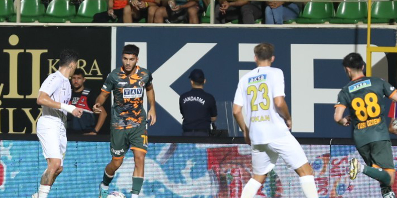 Corendon Alanyaspor, sahasında İstanbulspor'a mağlup oldu