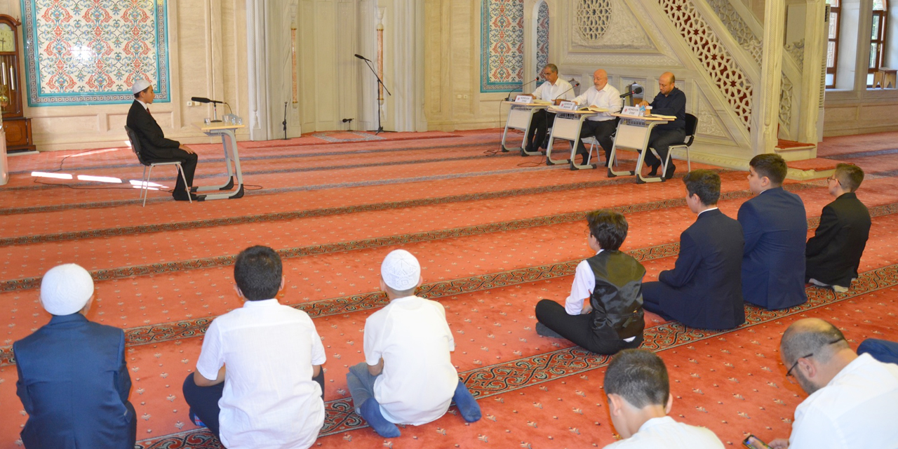 Konya'da Hafızlık Bölge Yarışması heyecanı! 10 İlden 10 yarışmacı ter döktü