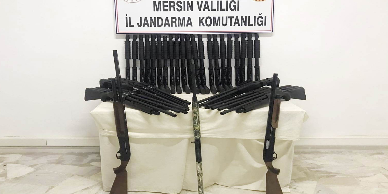 Konya'dan götürdükleri kaçak av tüfeklerini satamadan Mersin’de yakalandılar