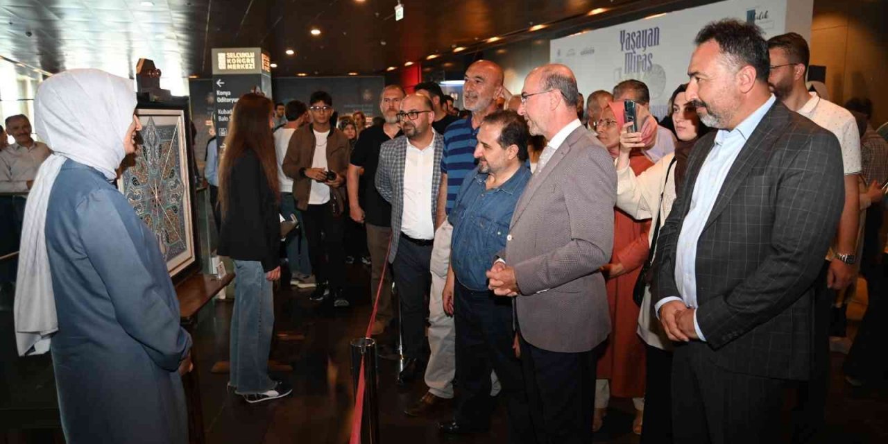 Konya haber! Yaşayan Miras Ulusal Çini ve Seramik Yarışması’nda ödüller sahiplerini buldu