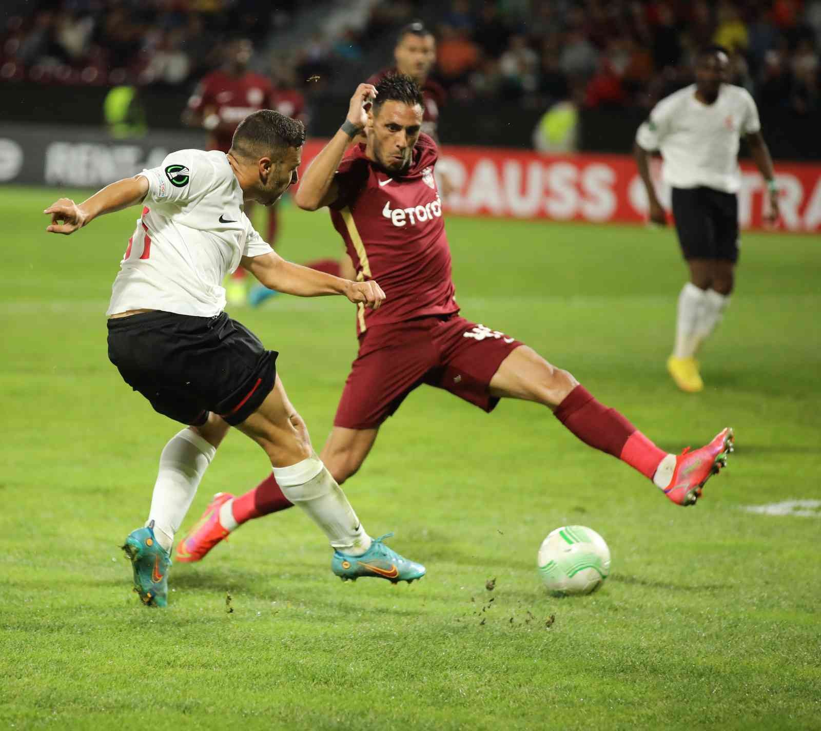 UEFA Avrupa Konferans Ligi: CFR Cluj: 0 - Sivasspor: 1