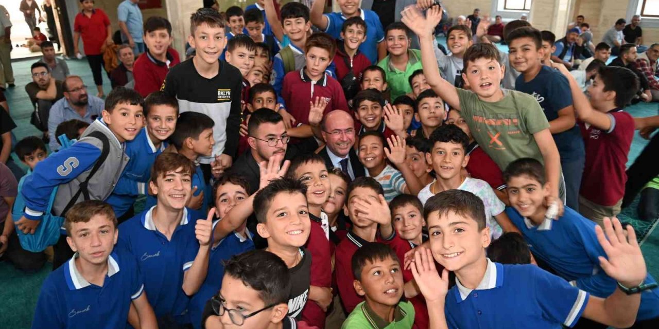 Konya haber! Başkan Pekyatırmacı Helvacı Hacı Yusuf Camii cemaati ve çocuklarla buluştu