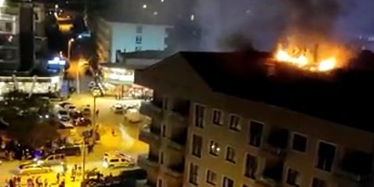 Fritöz alev aldı 6 katlı binanın çatı katı yandı! 1 kişi dumandan etkilendi
