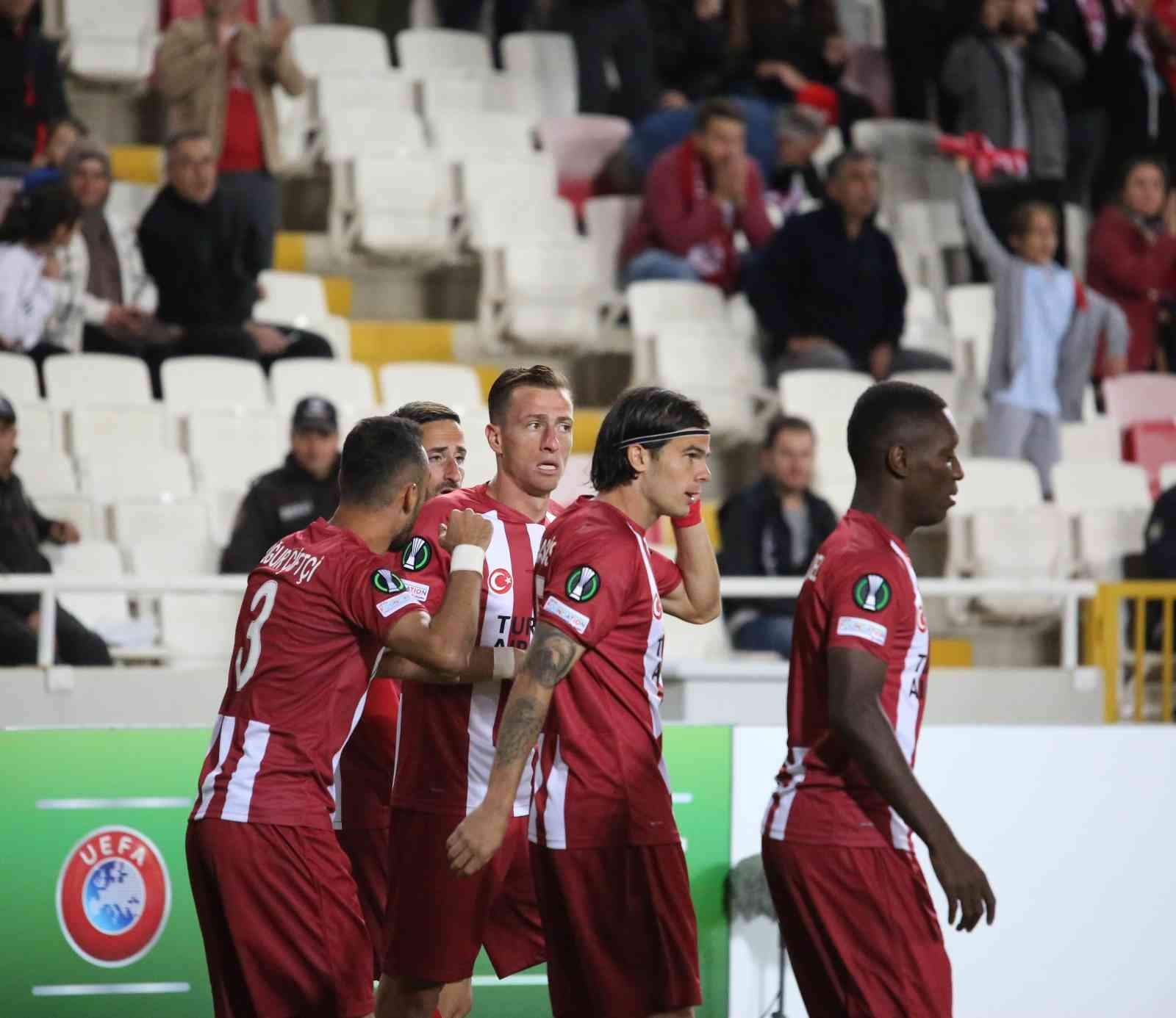 Sivasspor Türk takımlarının Avrupa kupalarındaki en erken golünü attı