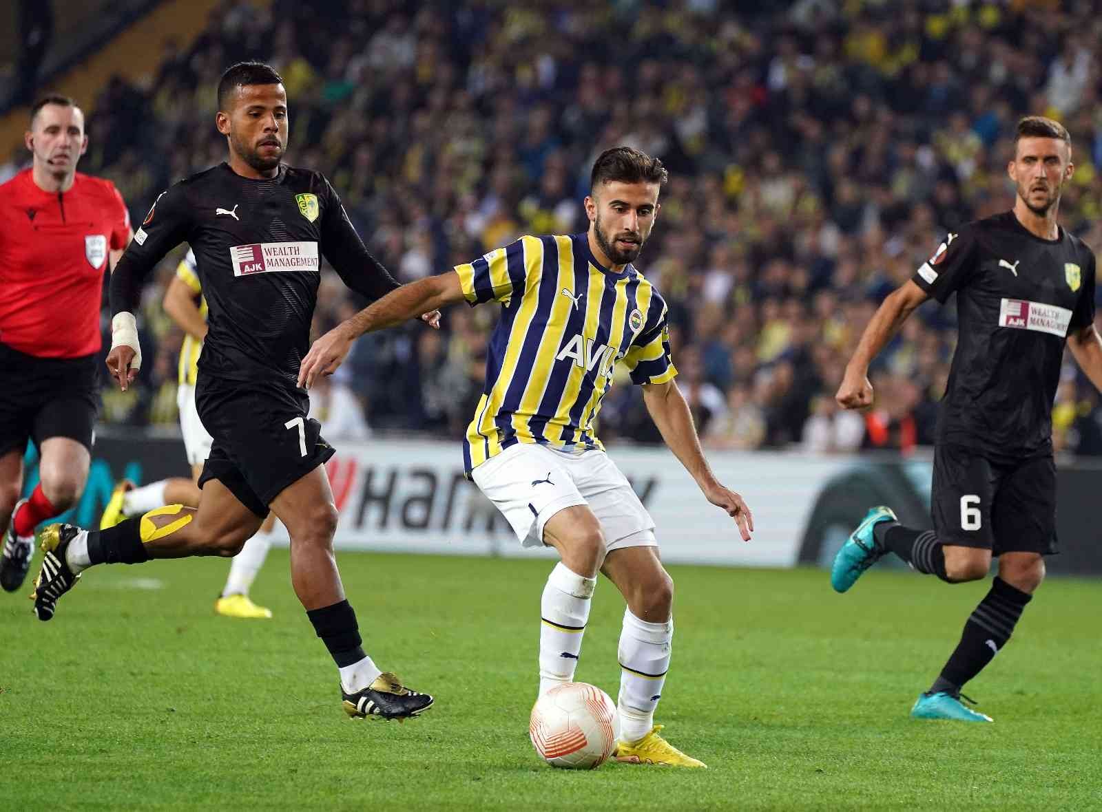 Fenerbahçe AEK Larnaca'yı 2-0 mağlup etti