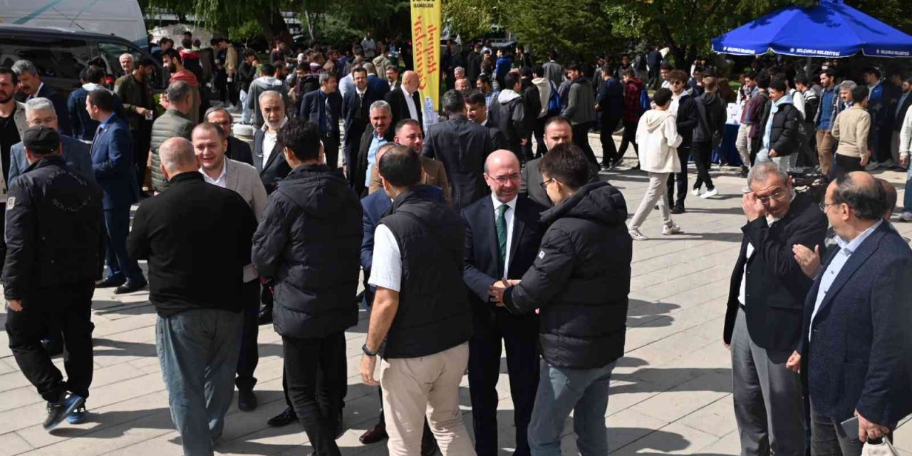 Başkan Pekyatırmacı: Selçuklu'da önceliğimiz eğitim ve gençlik..