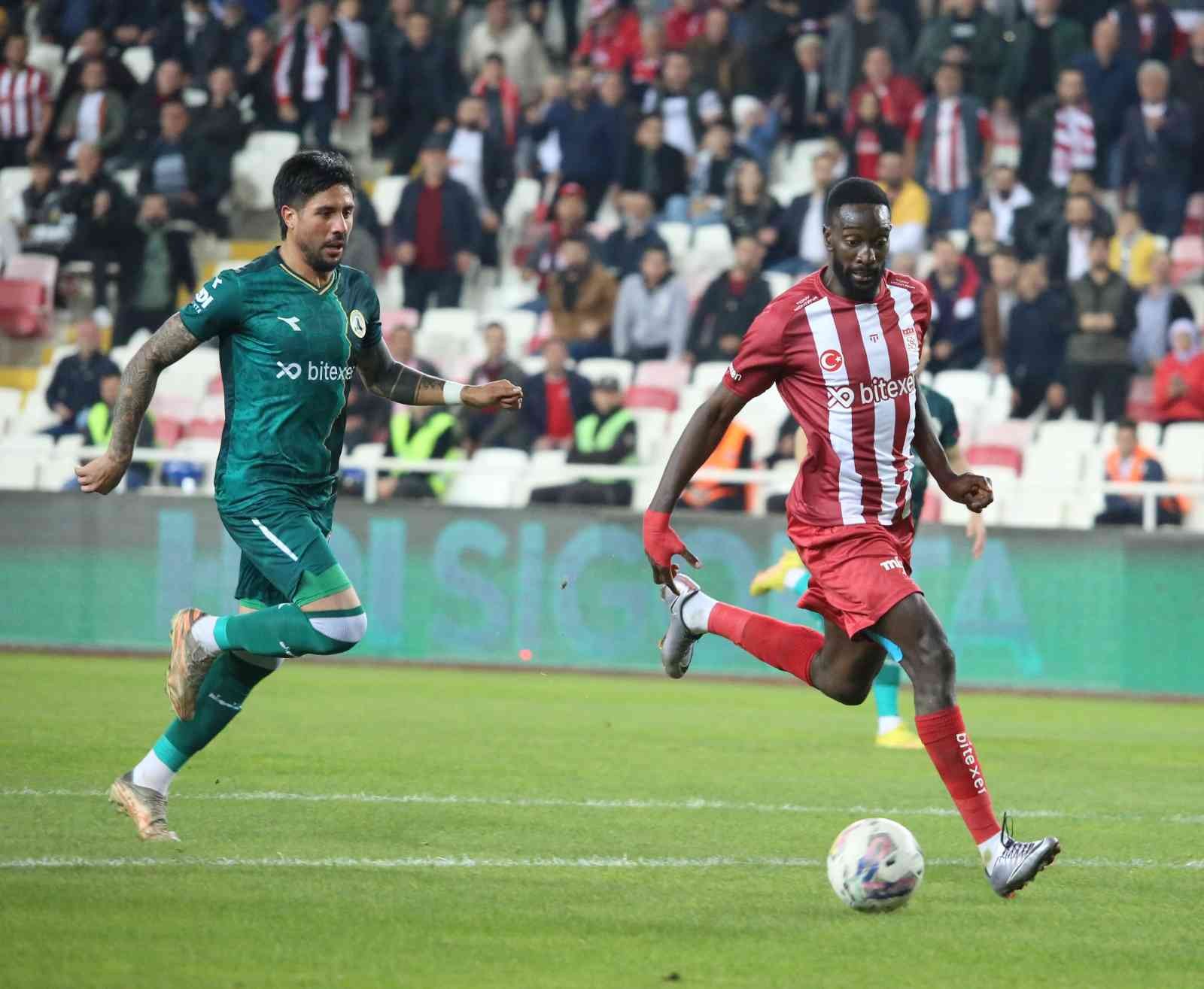 Spor Toto Süper Lig: D.G. Sivasspor: 3 - Giresunspor: 0