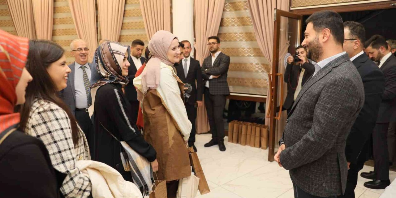 Başkan Öztekin, yeni atanan öğretmenlerle buluştu