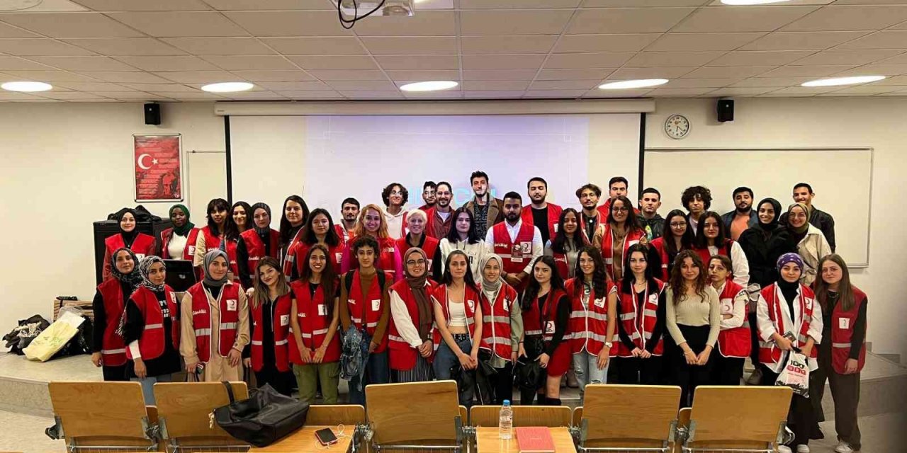 Genç Kızılaycılar oryantasyon eğitimine girdi