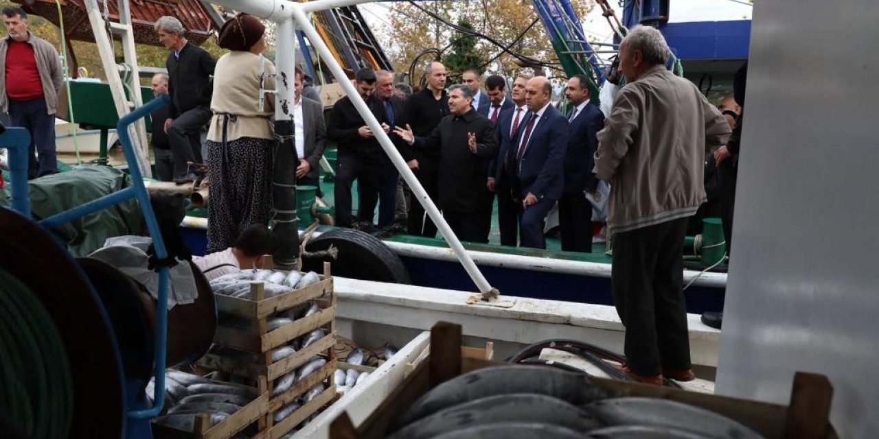 Vali Cevdet Atay barınaklarda balıkçıların sorunlarını dinledi