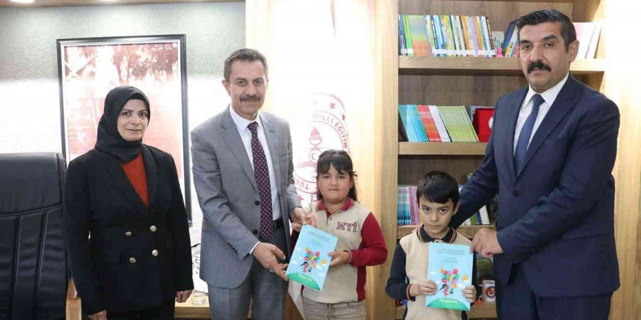 Minik öğrenciler hayallerini kitaplaştırdı