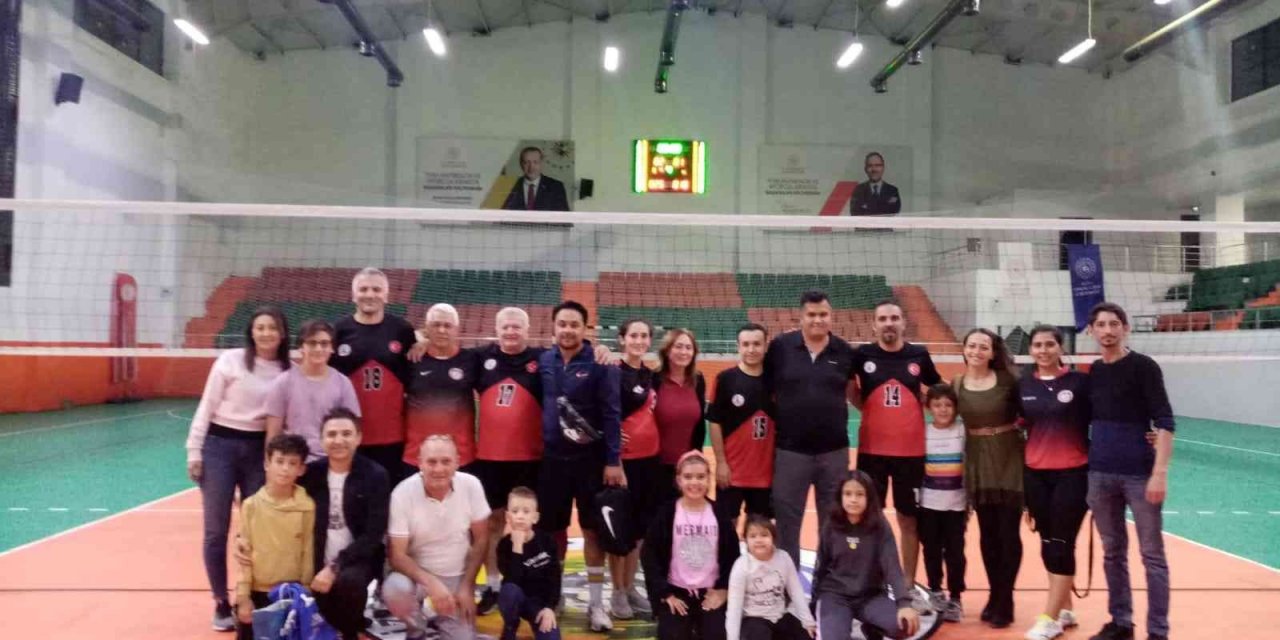 Köyceğiz’de Cumhuriyet kupasını Atatürk Ortaokulu kazandı